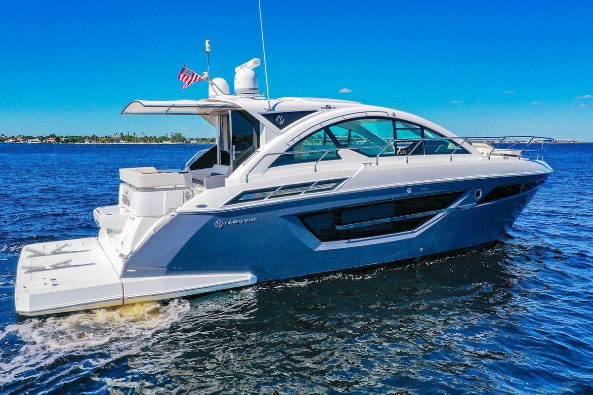 2020 Cruisers Yachts 50