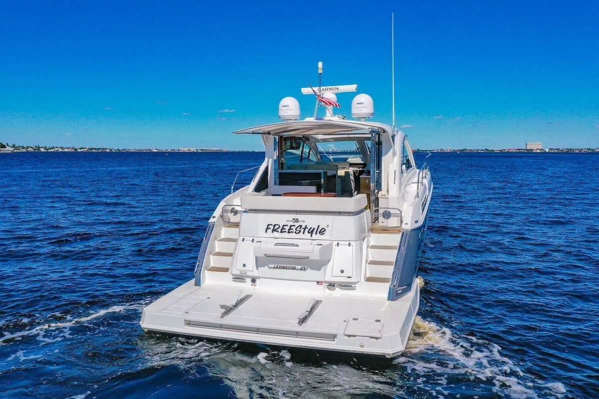 2020 Cruisers Yachts 50