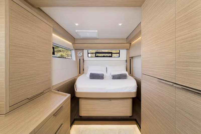 Catwalk Yacht Photos Pics 