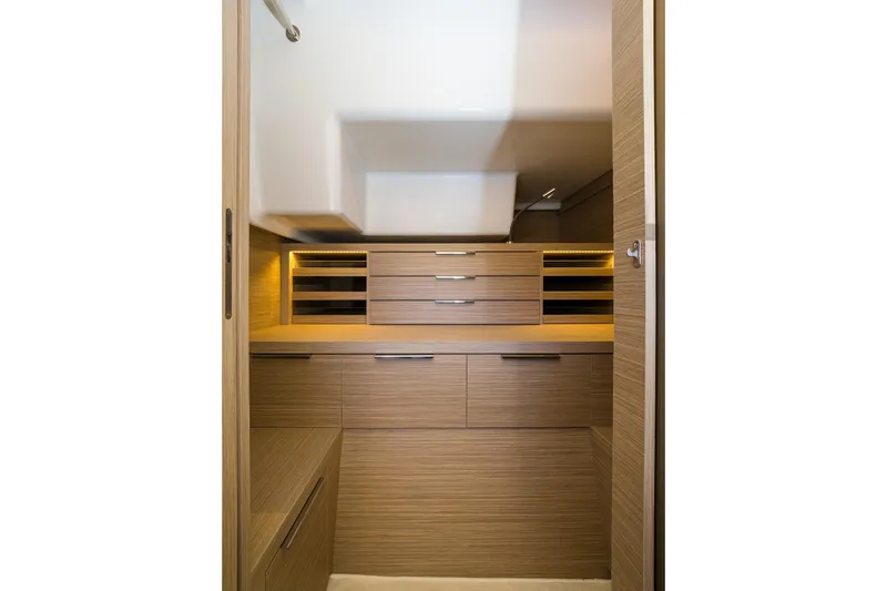 Catwalk Yacht Photos Pics 