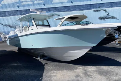 Everglades 365 CC
