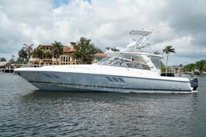 Intrepid 475 Sport Yacht