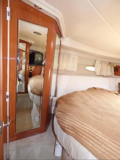 Hale Yes Yacht Photos Pics 