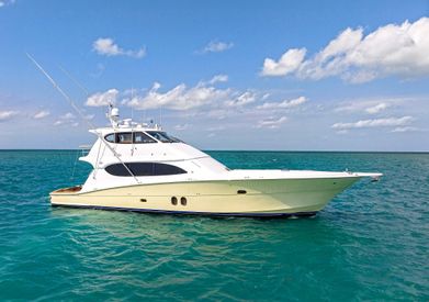 2010 77' Hatteras-77 Enclosed Bridge Convertible Saint Petersburg, FL, US