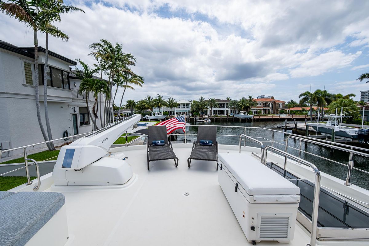 2011 Ocean Alexander 85 