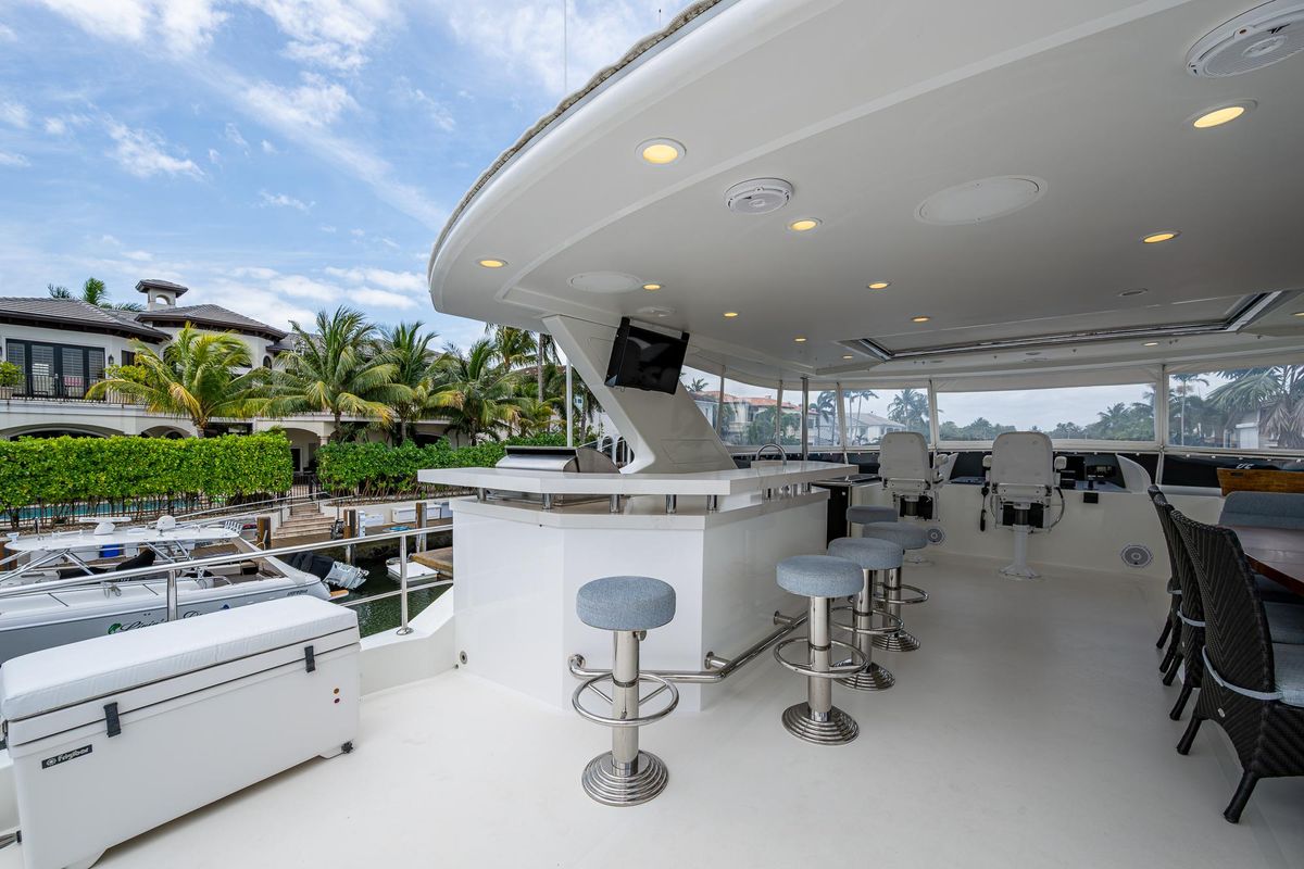 2011 Ocean Alexander 85 