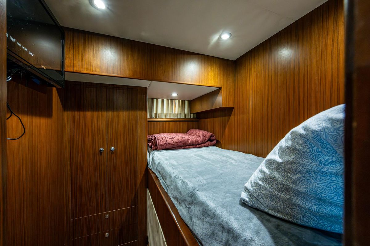 2011 Ocean Alexander 85 