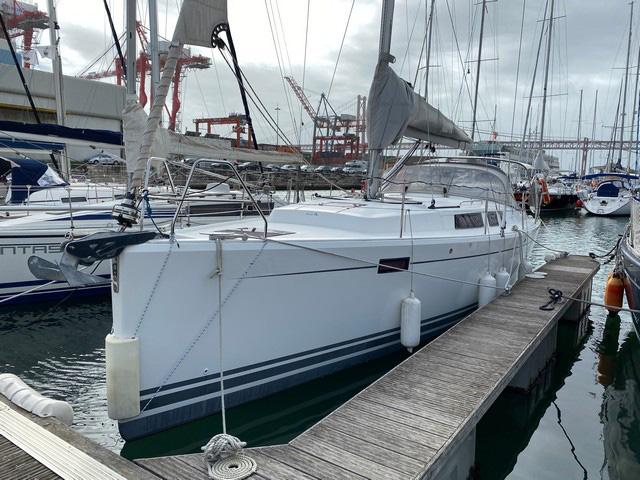 hanse yacht 385 review