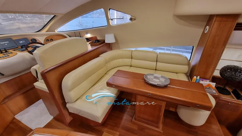  Yacht Photos Pics Aicon 56 tavolo dinette