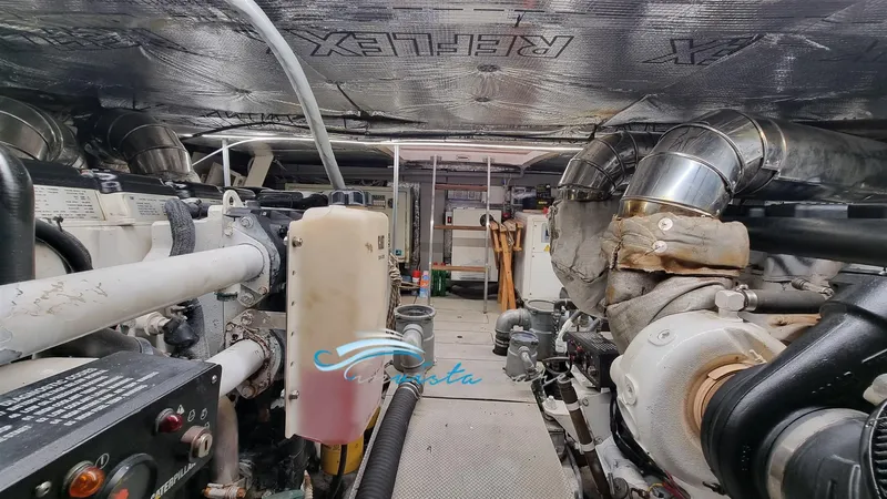  Yacht Photos Pics Aicon 56 sala motori 2