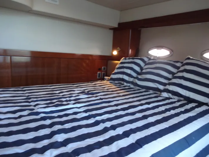 Lit Up Yacht Photos Pics 