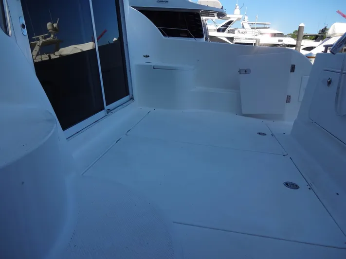 Lit Up Yacht Photos Pics 