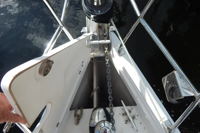  Yacht Photos Pics Bow of 2010 Hunter Sailing Diver with anchor chain and winch system.