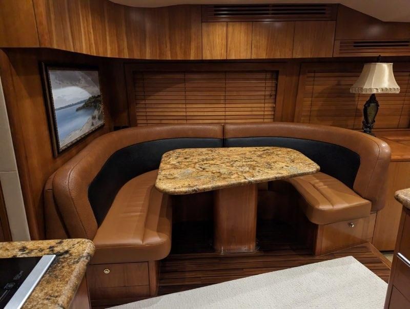 2007 Hatteras 68 