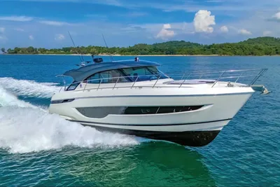 Riviera 4600 Sport Yacht Platinum Edition