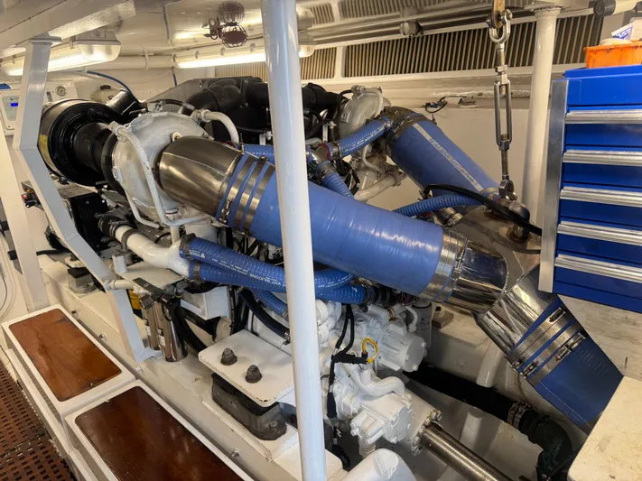 Nauti Toy Yacht Photos Pics 