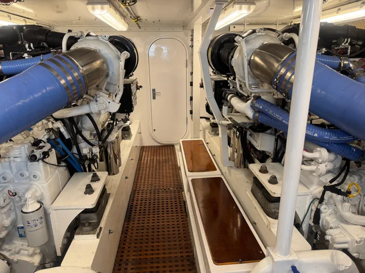 Nauti Toy Yacht Photos Pics 