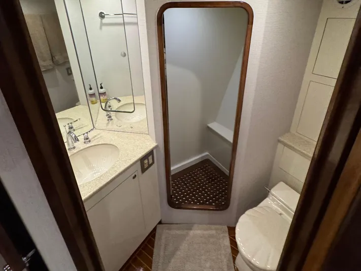 Nauti Toy Yacht Photos Pics 