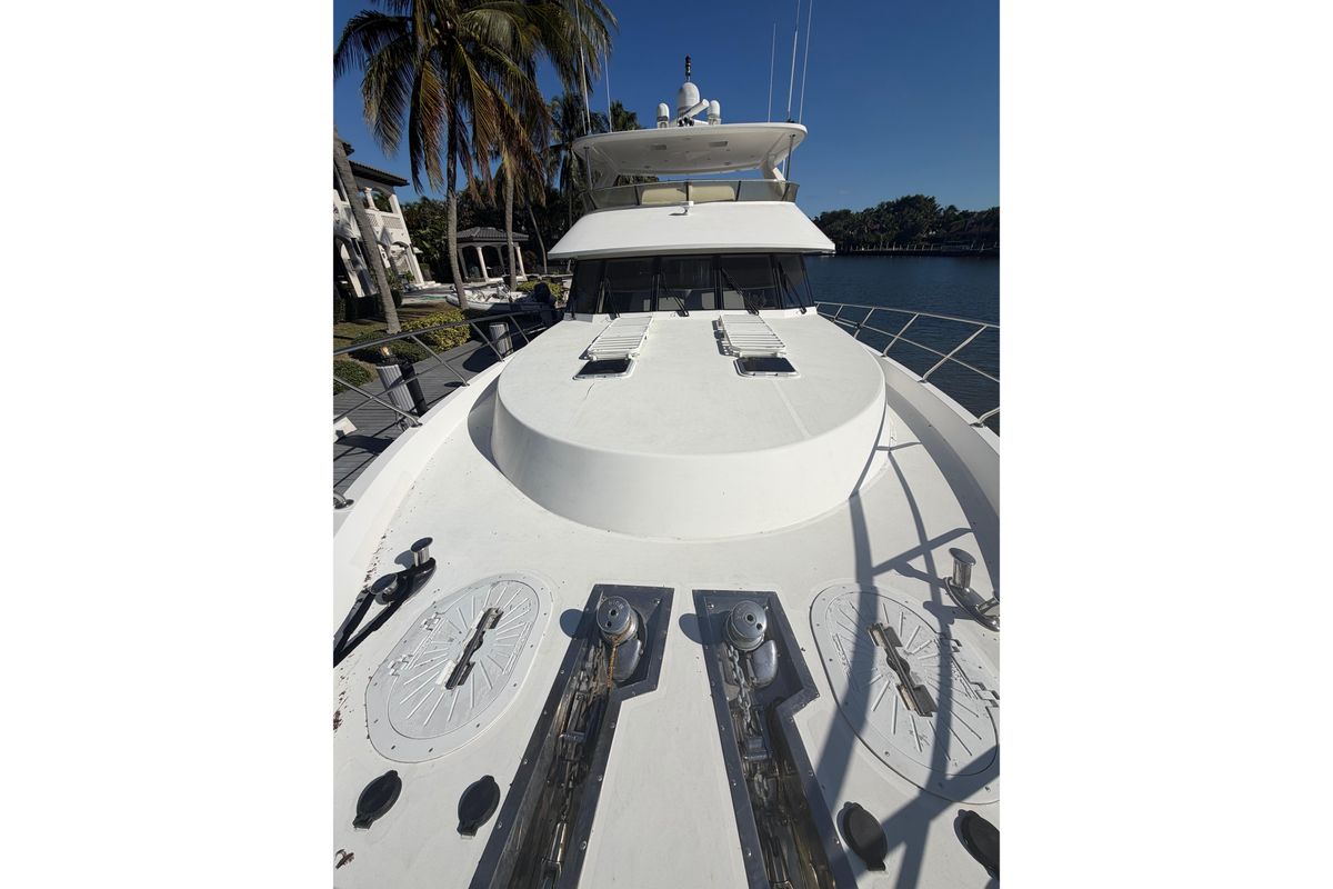 2010 Ocean Alexander 74 