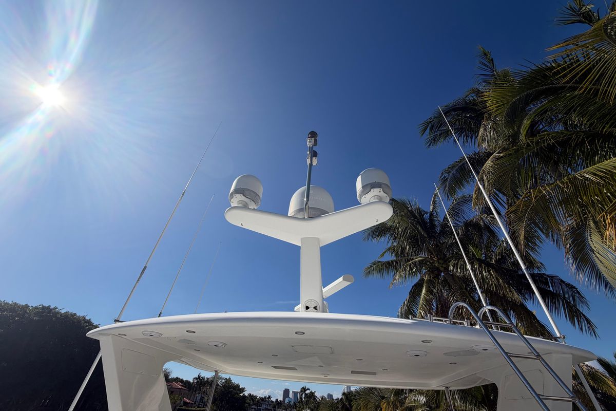 2010 Ocean Alexander 74 