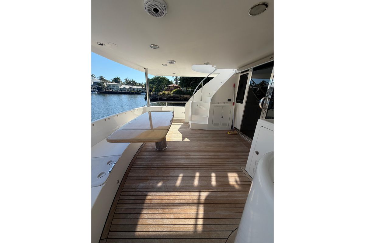 2010 Ocean Alexander 74 