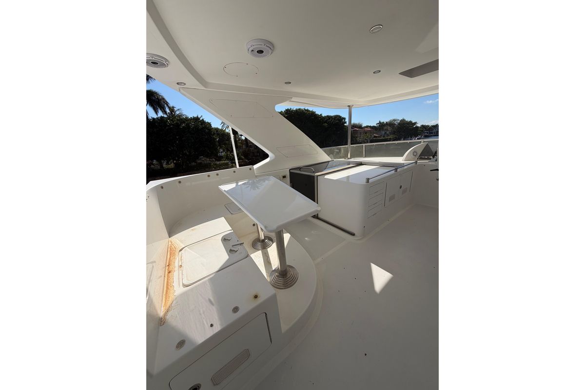 2010 Ocean Alexander 74 