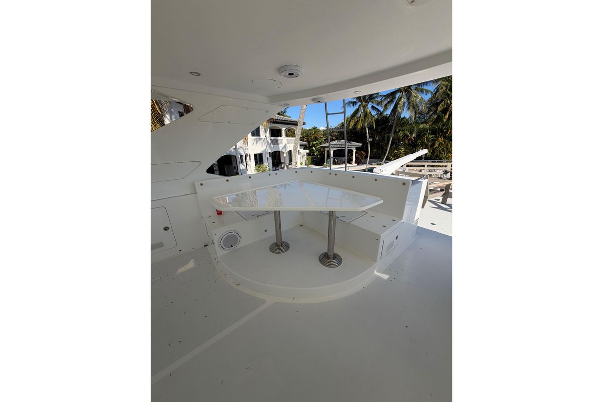 2010 Ocean Alexander 74 