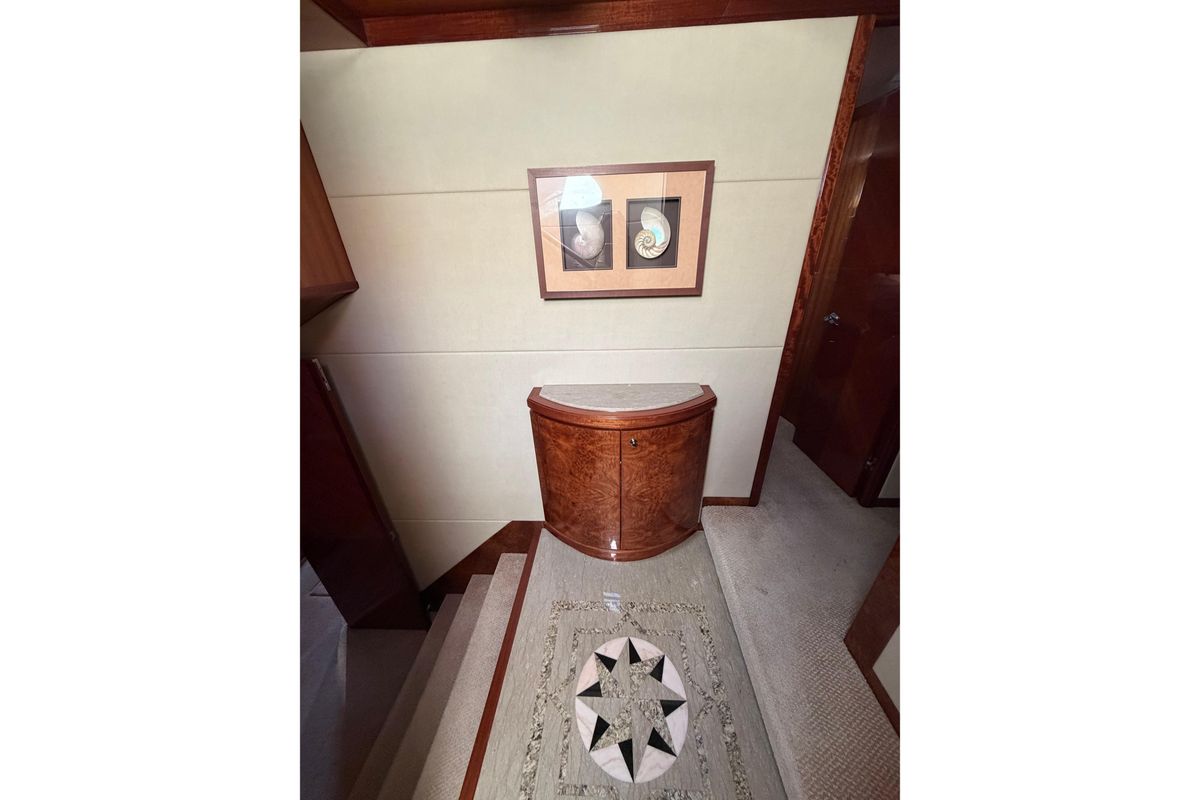 2010 Ocean Alexander 74 