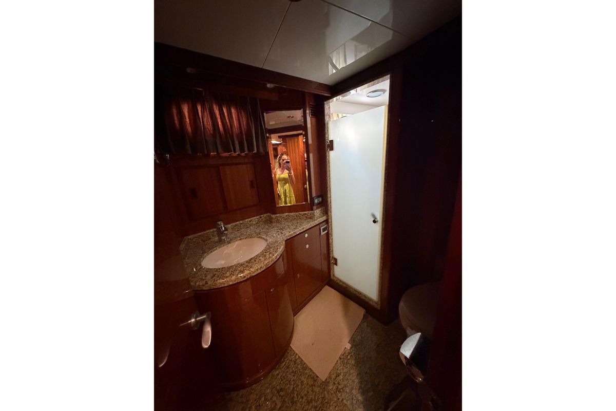 2010 Ocean Alexander 74 