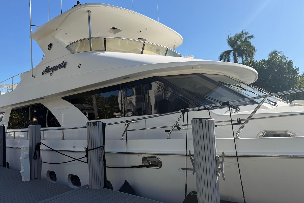 2010 Ocean Alexander 74 