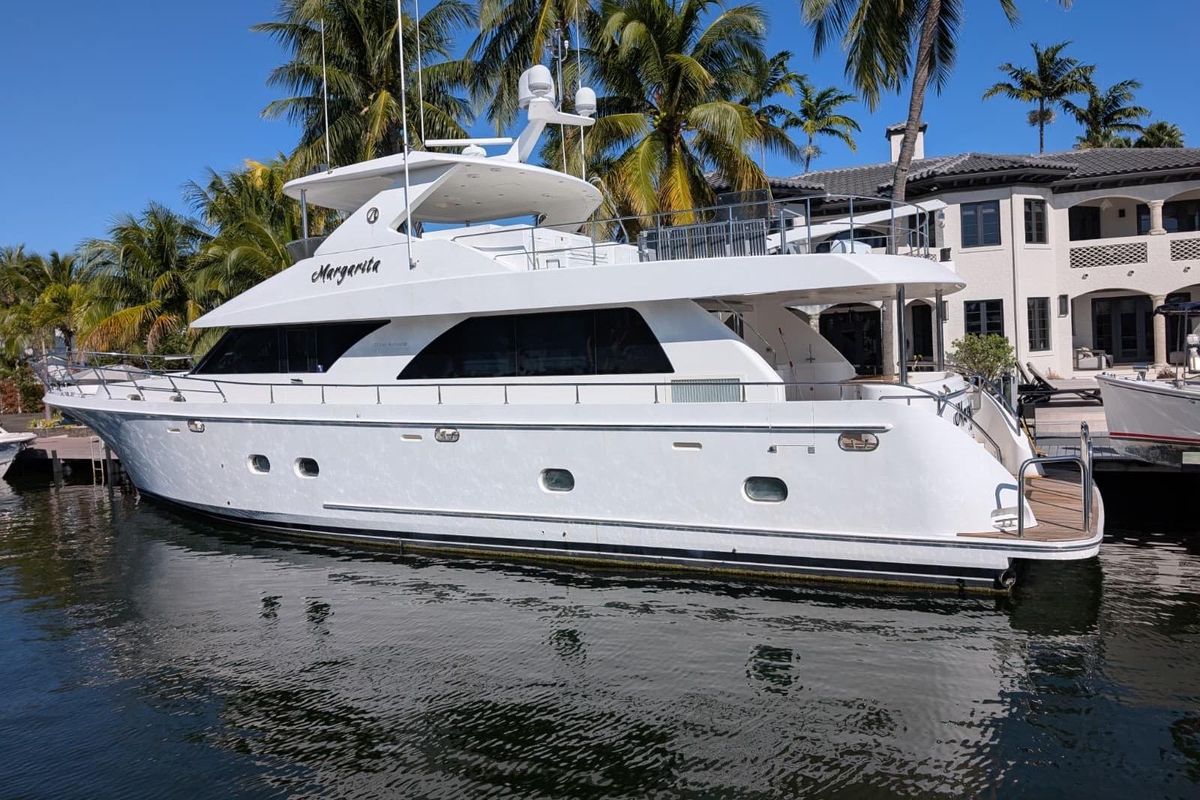 2010 Ocean Alexander 74 