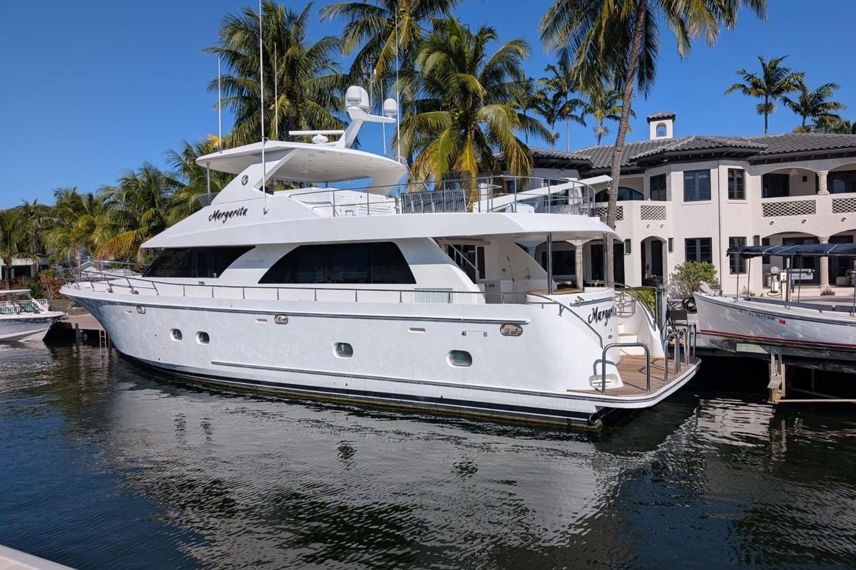 2010 Ocean Alexander 74 