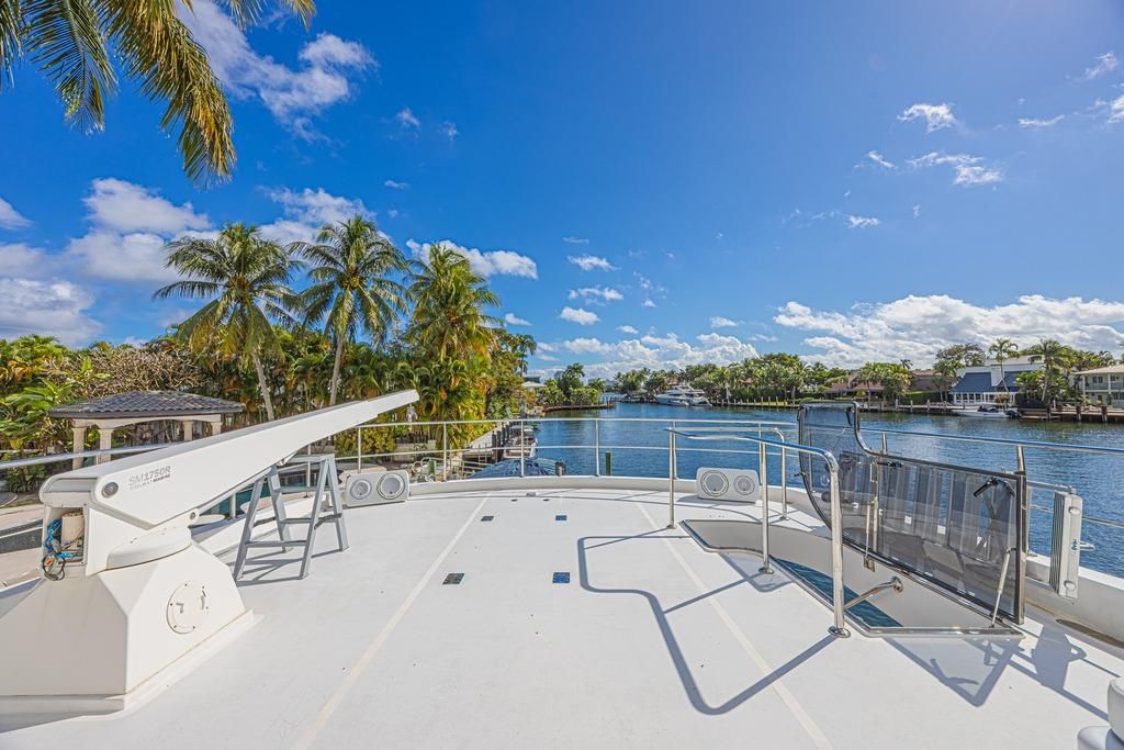 2010 Ocean Alexander 74 