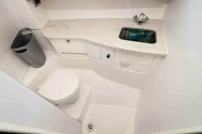  Yacht Photos Pics 2018 Everglades 350 LX- Head