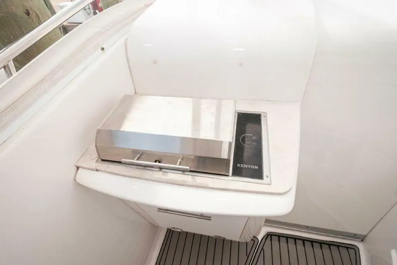  Yacht Photos Pics 2018 Everglades 350 LX-Grill