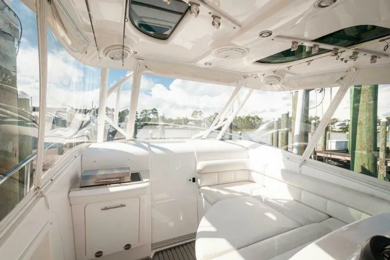  Yacht Photos Pics 2018 Everglades 350 LX-Salon