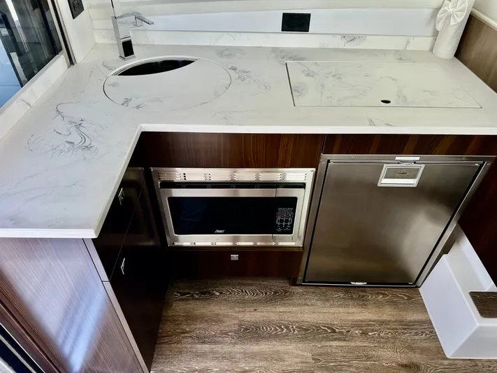 Pristine Life Yacht Photos Pics 