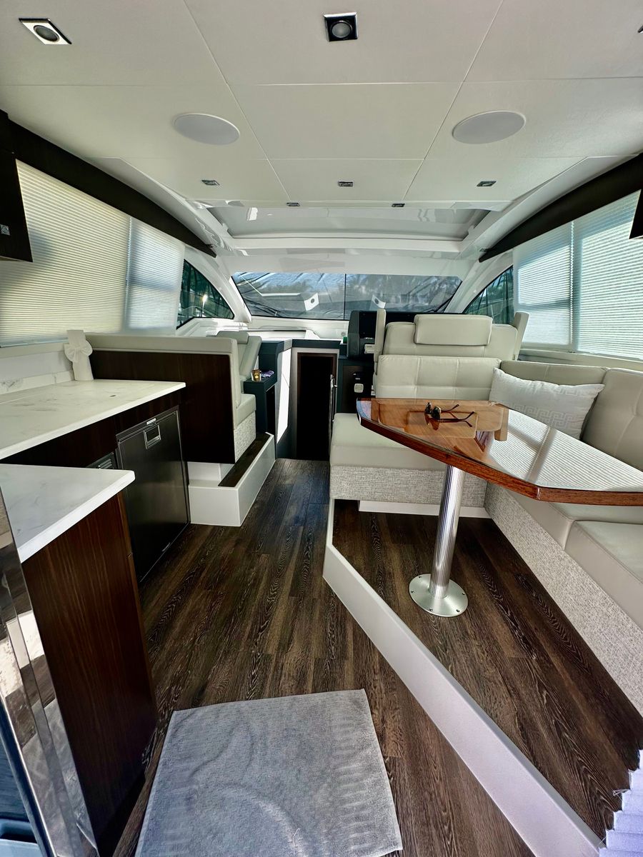 2023 Cruisers Yachts 42 