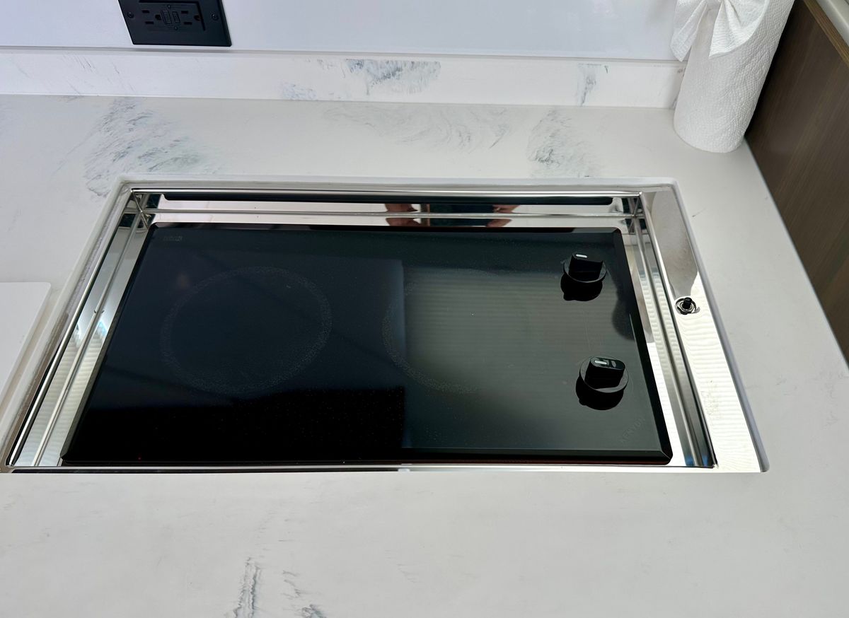 2023 Cruisers Yachts 42 