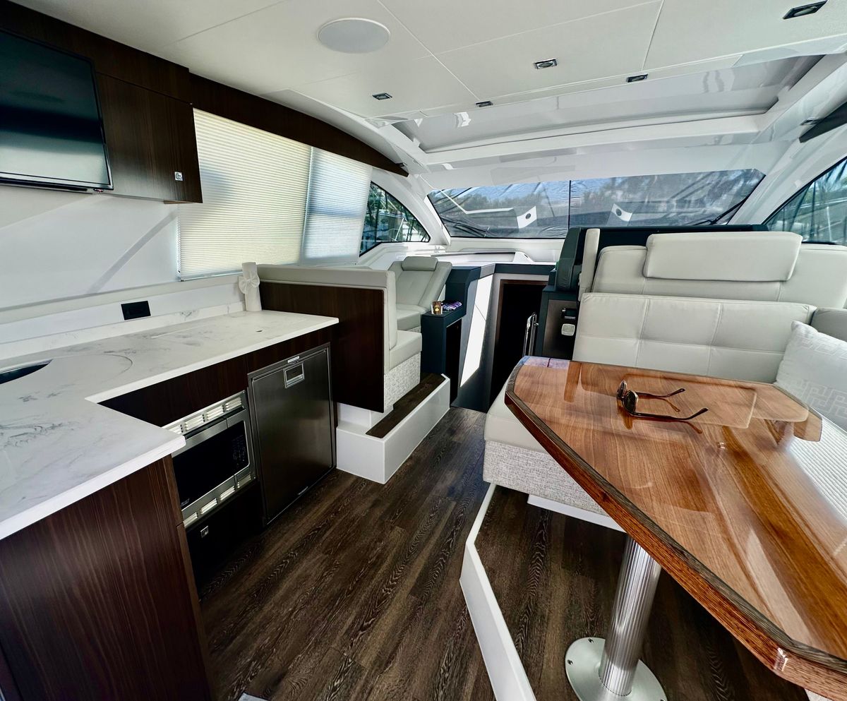 2023 Cruisers Yachts 42 