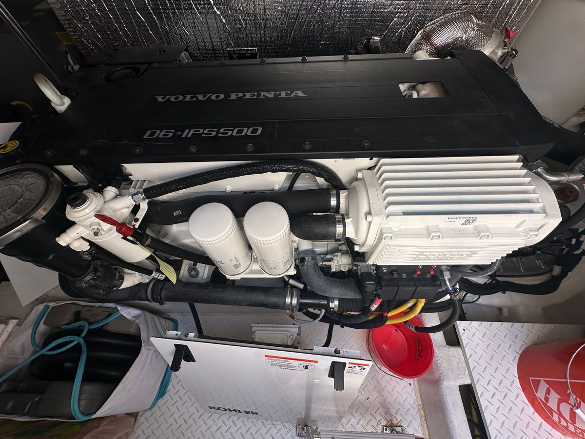 2023 Cruisers Yachts 42 