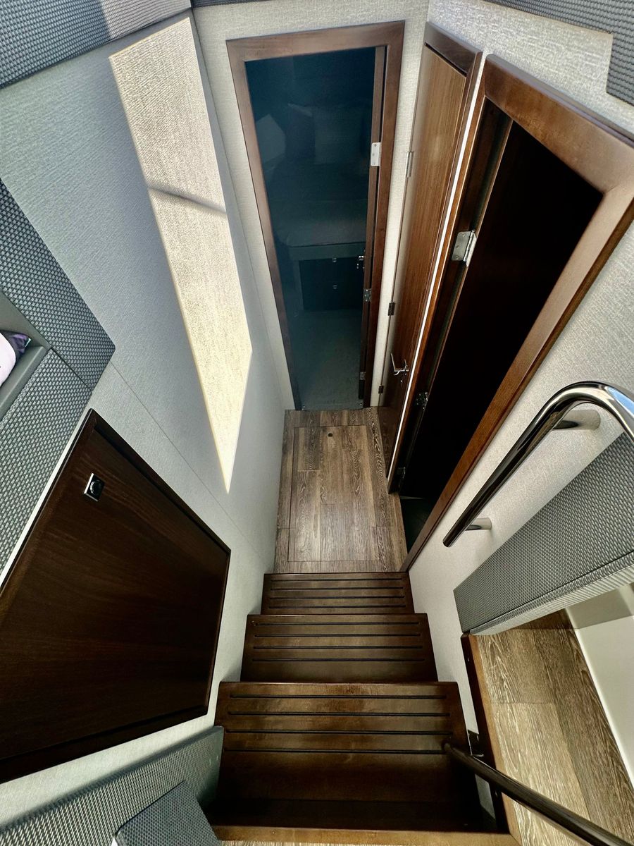 2023 Cruisers Yachts 42 