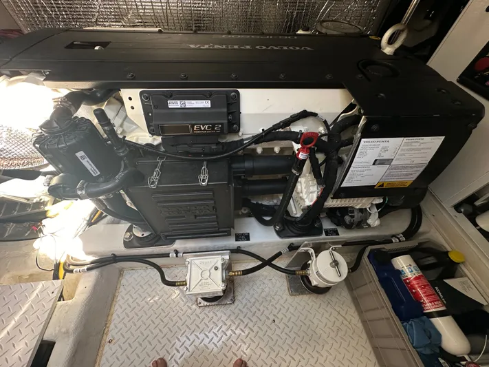 Pristine Life Yacht Photos Pics 