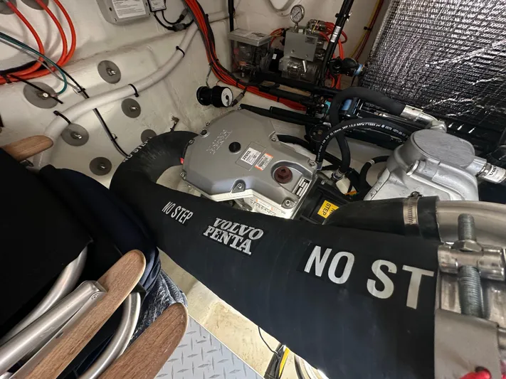 Pristine Life Yacht Photos Pics 