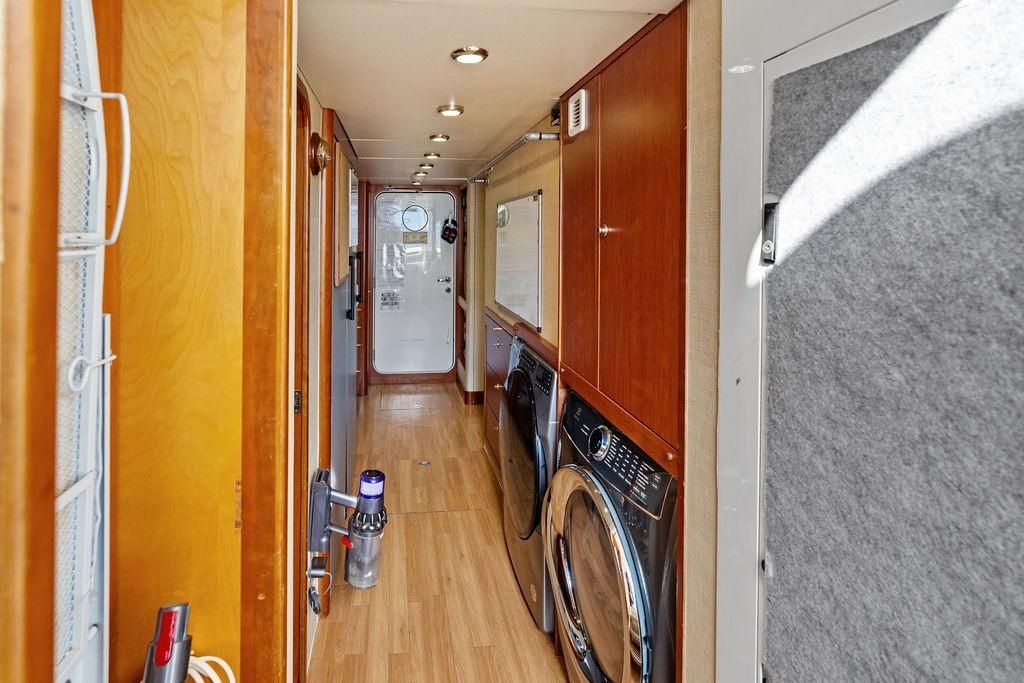 2001 West Bay 103 