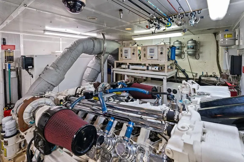 Picosa Lady Yacht Photos Pics Engine room of 2001 West Bay 103 Sonship yacht, featuring advanced mechanical systems.