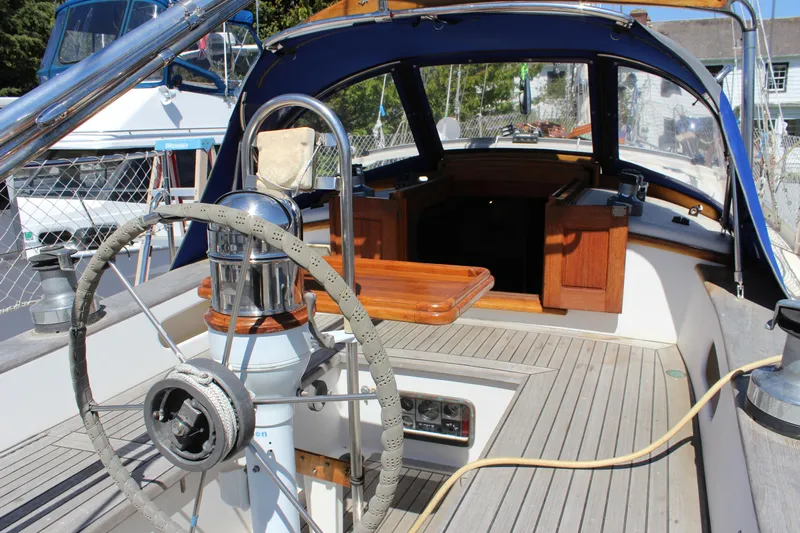 Pinniped Yacht Photos Pics 