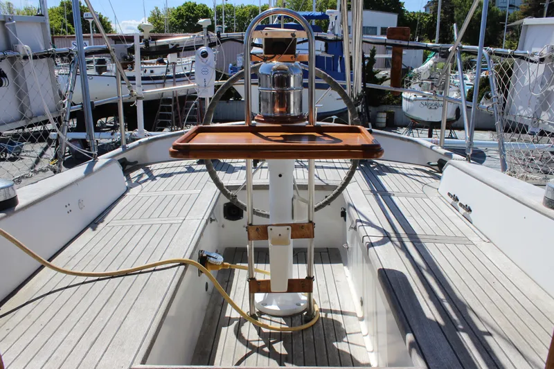 Pinniped Yacht Photos Pics 