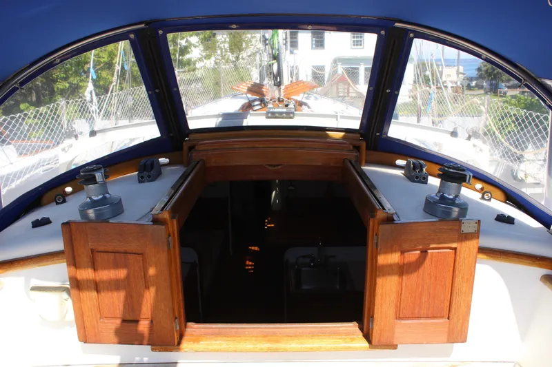 Pinniped Yacht Photos Pics 