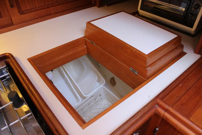 Pinniped Yacht Photos Pics 